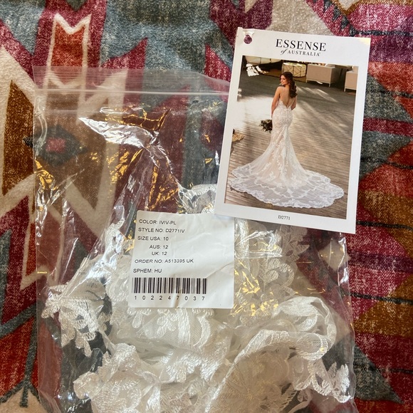 Essense of Australia D2771 - Picture 8 of 8